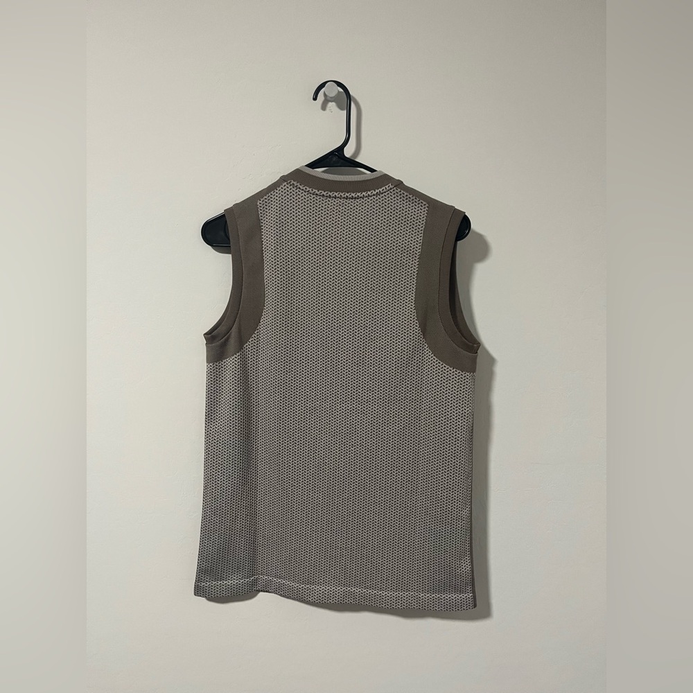 New Adidas Ultimate365 Tour Sleeveless Primeknit Golf Polo Womens size Medium - Picture 7 of 8